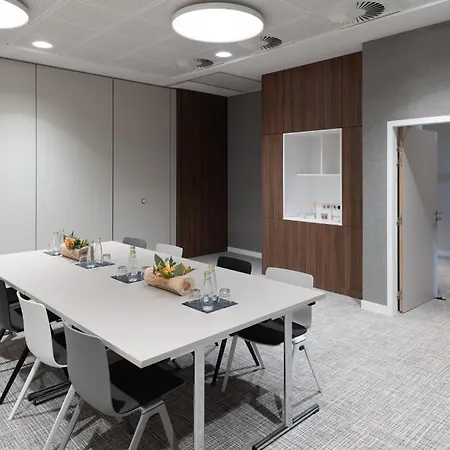 ホテル Paris Cdg Airport An Ihg 4*